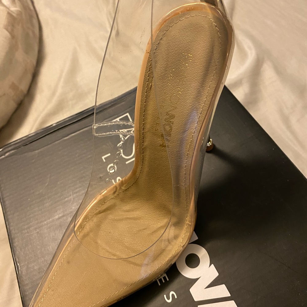 Clear pumps